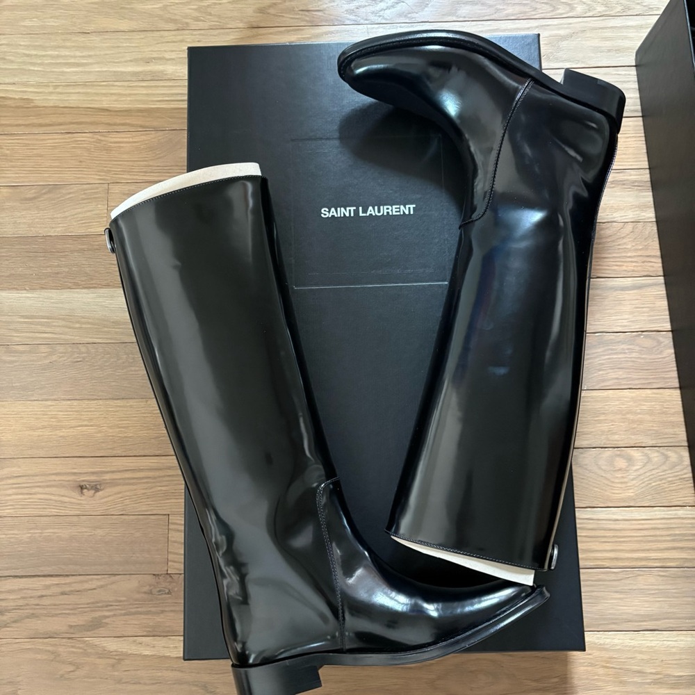 Saint Laurent Nero Leather Boots